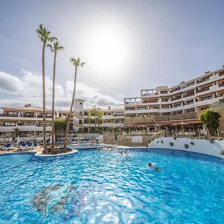 Tropical Garden, Big Terrace, Pools, Sleeps 4 公寓