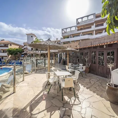 Tropical Garden, Big Terrace, Pools, Sleeps 4 *