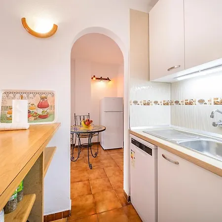 Tropical Garden, Big Terrace, Pools, Sleeps 4 *