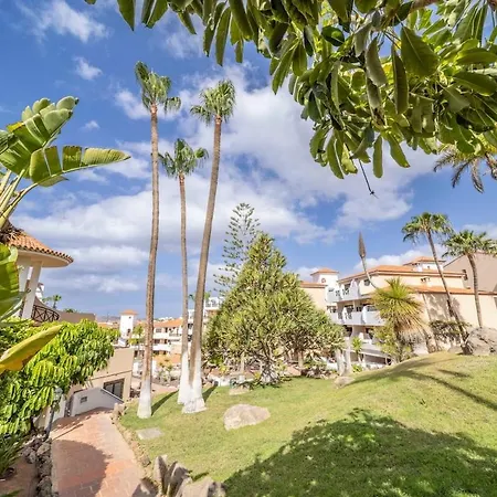 Tropical Garden, Big Terrace, Pools, Sleeps 4 *