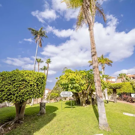 Tropical Garden, Big Terrace, Pools, Sleeps 4 Apartment San Miguel de Abona