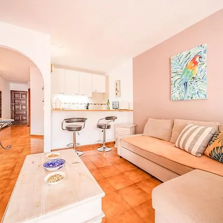 Apartment Tropical Garden, Big Terrace, Pools, Sleeps 4 *