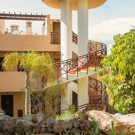 Apartment Tropical Garden, Big Terrace, Pools, Sleeps 4 *